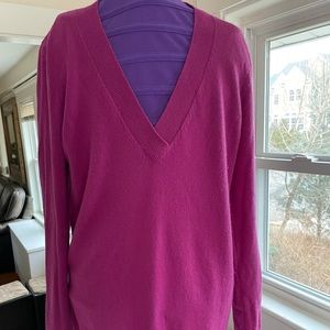 Vince. Cashmere v neck ling sweater, size m